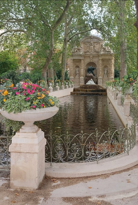 Fontaine Médicis, dans le jardin du Luxembourg